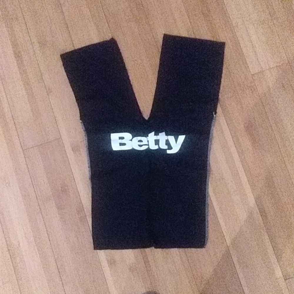 Betty deep cut crop sleeveless top